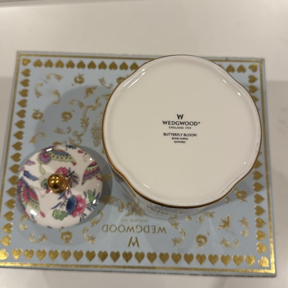 Wedgewood Butterfly Bloom Tea Caddy - Retired Pattern - Picture 6 of 8
